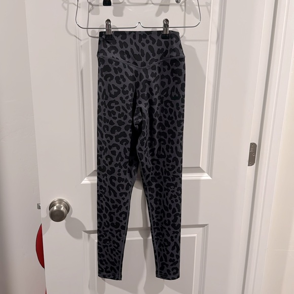 Balance Athletica / Vitality cloud cheetah leggings size xs - Picture 1 of 3